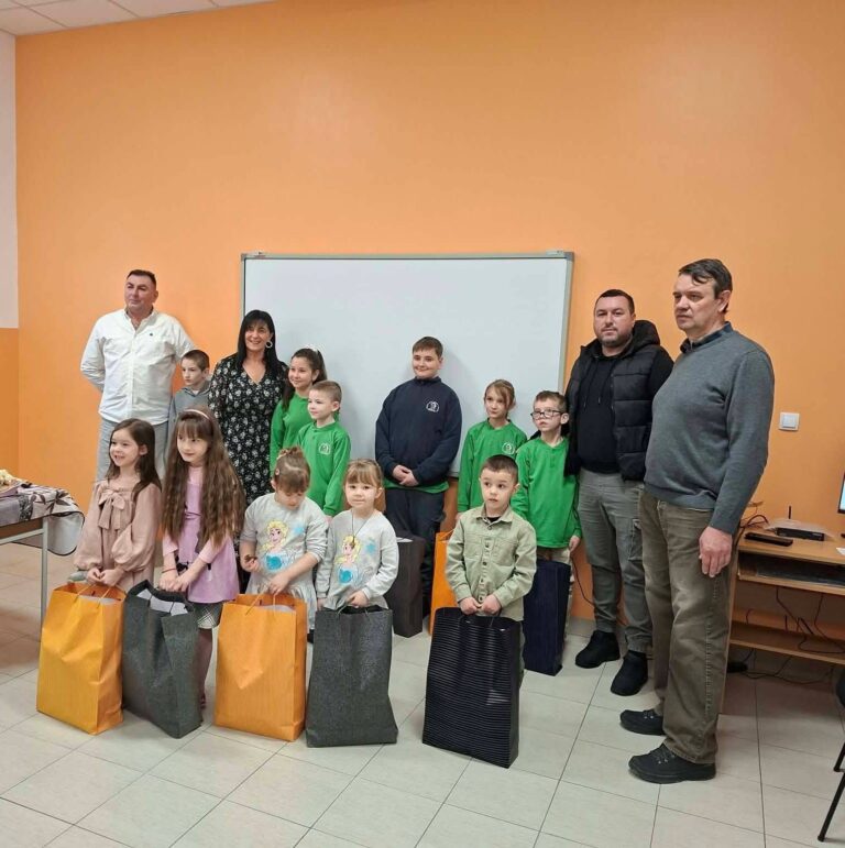 Savin dan proslavljen u svim školama na području Opštine Svilajnac-U Troponju paketići, u Lukovici bogat program i paketići od starešine Crkve Sveti Nikola u Svilajncu