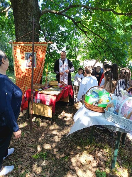 Održane litije i presečen slavski kolač kod zapisa u Lukovici kod Svilajnca